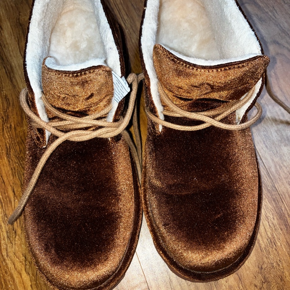 Bearpaw Skye Carmel velvet lace up lined boots 8 - Picture 3 of 7